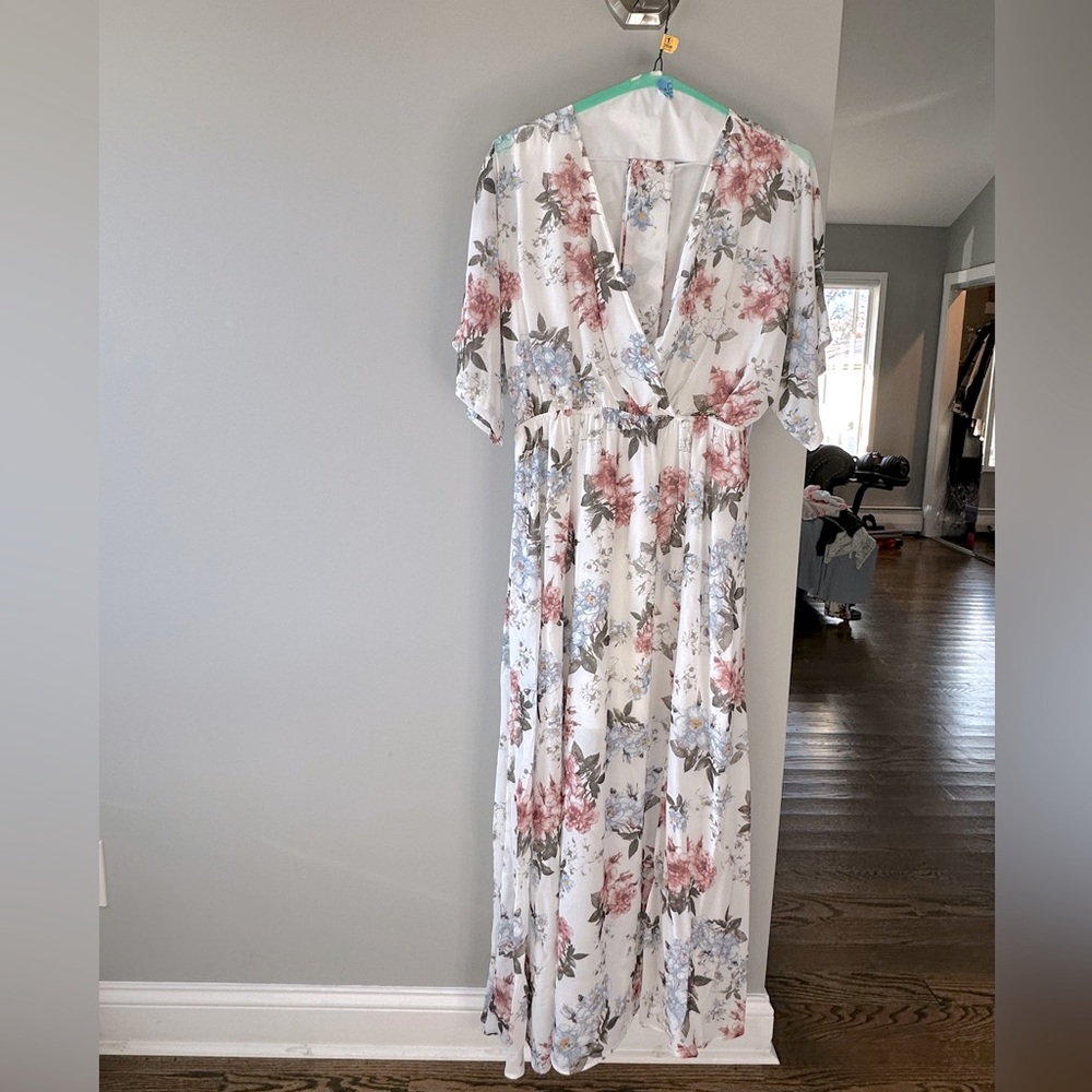 Short sleeker, long floral dress. Size L
